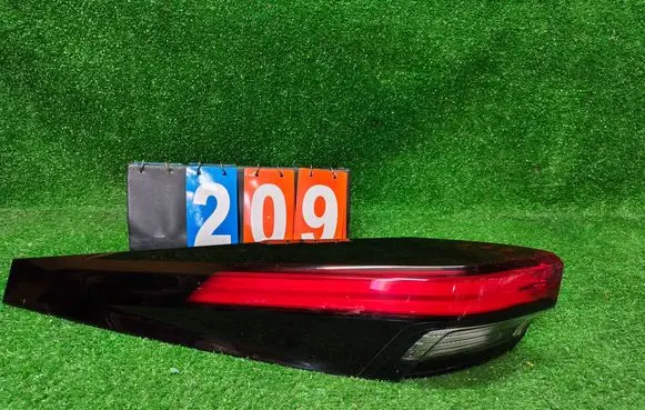 Toyota C-HR II Rear/tail lights 81560F4200
