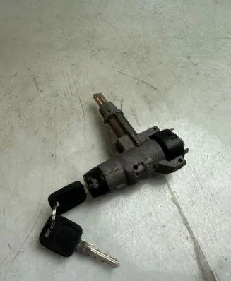 Audi 80 90 S2 B4 Ignition lock 32352