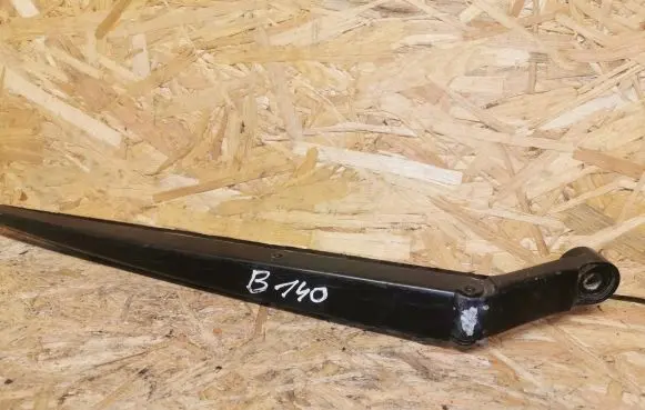 Toyota Verso Front wiper blade arm 3151820