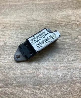 Mercedes-Benz E W210 Airbag deployment crash/impact sensor 0018205626 11111111 2222222