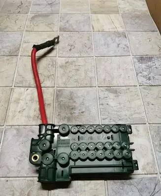 BMW 5 E39 Fuse module 61138370640 61138367768