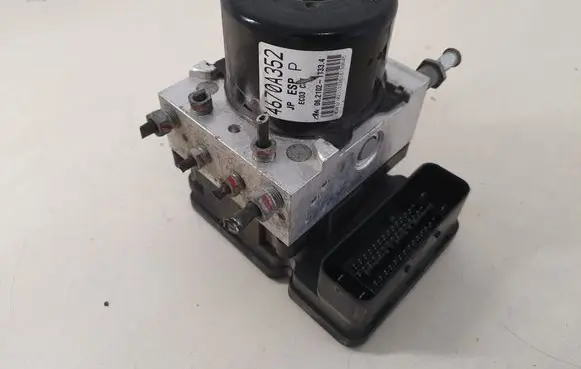 Mitsubishi Lancer VIII ABS Pump 4670A352