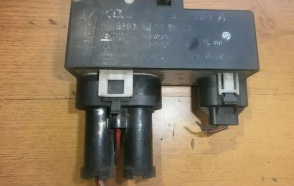 Coolant fan relay