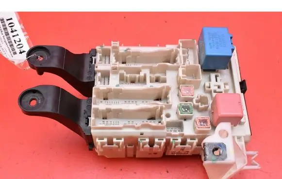 Toyota Avensis Verso Fuse box set 82730-05140-C