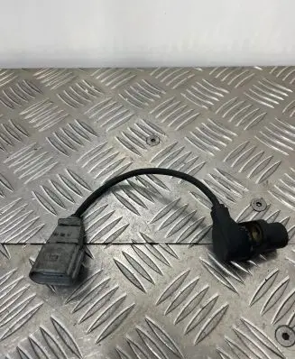 Audi A4 S4 B6 8E 8H Crankshaft position sensor 05A906433C