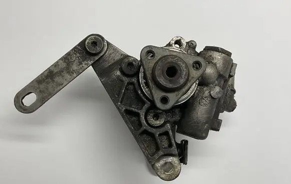 Mini One - Cooper R50 - 53 Power steering pump 676355601 7690974121