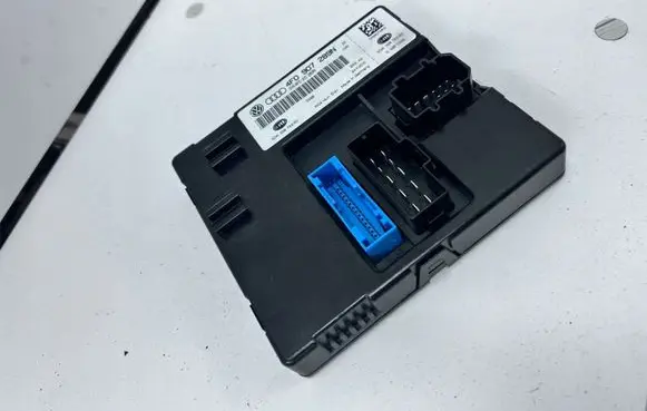 Audi A6 S6 C6 4F Comfort/convenience module 4F0907289N