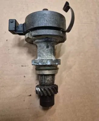 Volkswagen Golf II Spark distributor 037905205F 0237520024
