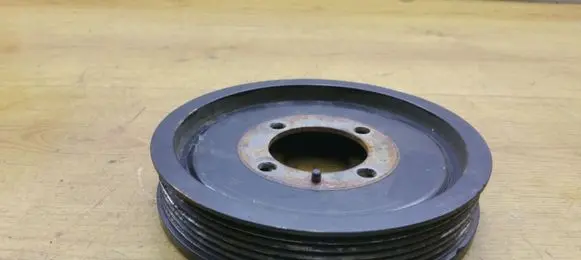 Opel Astra H Crankshaft pulley 55575960