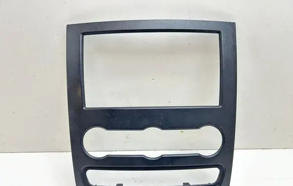 Mercedes-Benz Sprinter W906 Radio/GPS head unit trim A9066800017