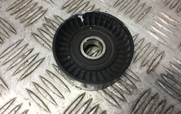 Toyota Avensis T270 Belt tensioner pulley 166030r010 16603-0r010