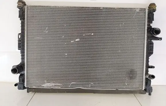 Ford Focus Coolant radiator 6G918005FC 8V618C342GB