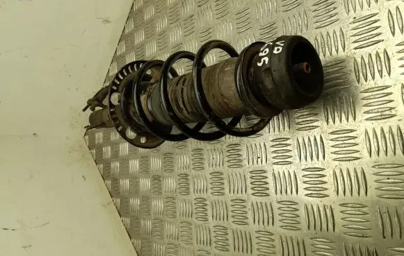 Front shock absorber with coil spring