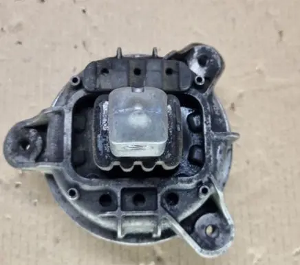 BMW 5 F10 F11 Engine mount bracket 6785601 150312