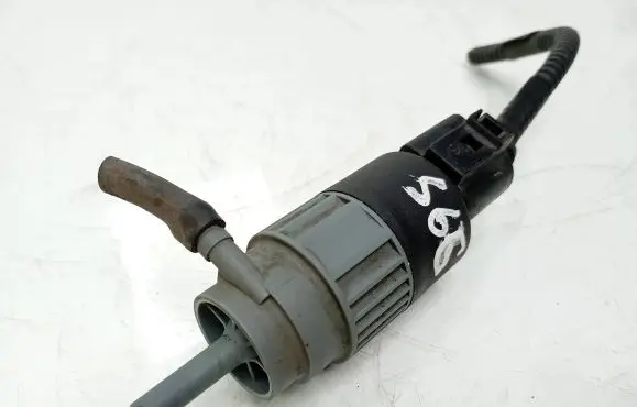 Nissan Qashqai Windscreen/windshield washer pump