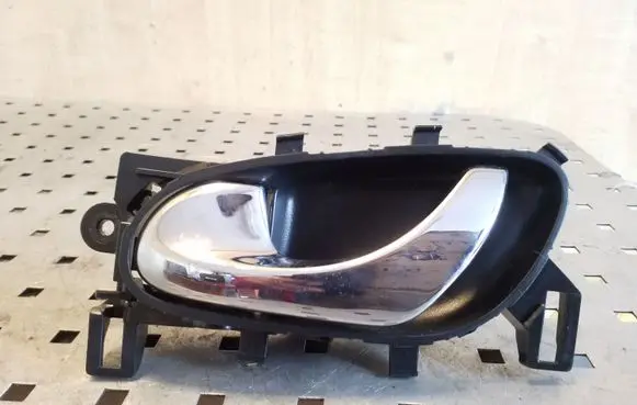 Nissan X-Trail T32 Front door interior handle