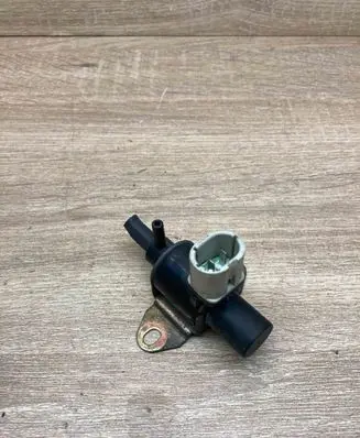Volvo S40, V40 Turbo solenoid valve 7700875012