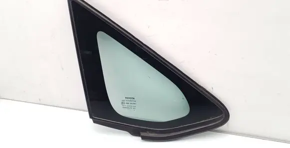Toyota Auris 150 Front triangle window/glass 6211002010 AS2