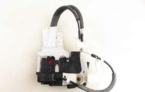 Hyundai ix35 Front door lock 813102Y000