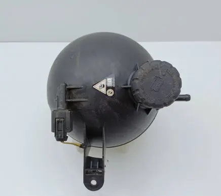 Mercedes-Benz A W169 Coolant expansion tank/reservoir 1695000149