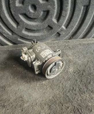 Volkswagen Golf VI Air conditioning (A/C) compressor (pump) 5N0820803E