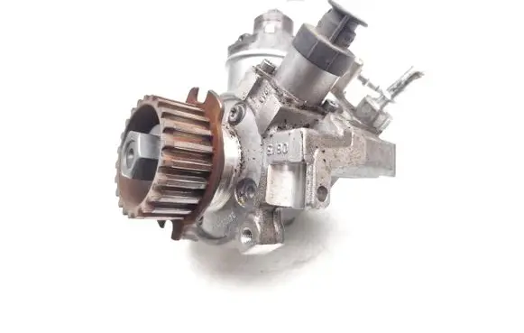Ford Kuga II Fuel injection high pressure pump 9811347280 0445010592