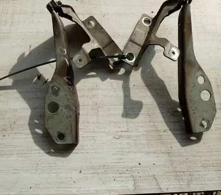 Volvo V50 Engine bonnet/hood hinges