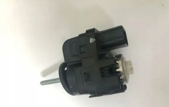 Volkswagen Golf V Headlight level adjustment motor 007282211