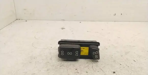 BMW 7 E38 Seat control switch 8368934