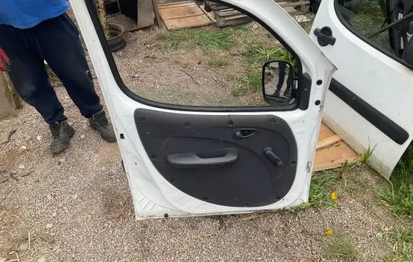 Fiat Doblo Front door