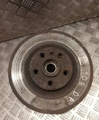 Peugeot 806 Front wheel hub