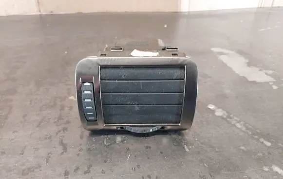 Skoda Superb B5 (3U) Dash center air vent grill 3U0819702