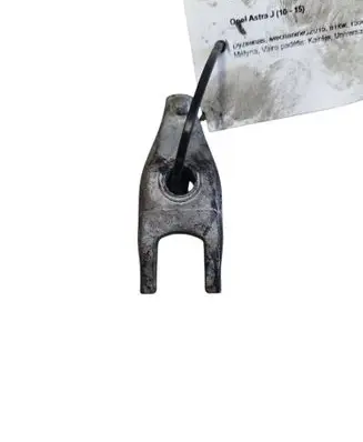 Opel Astra J Fuel Injector clamp holder 