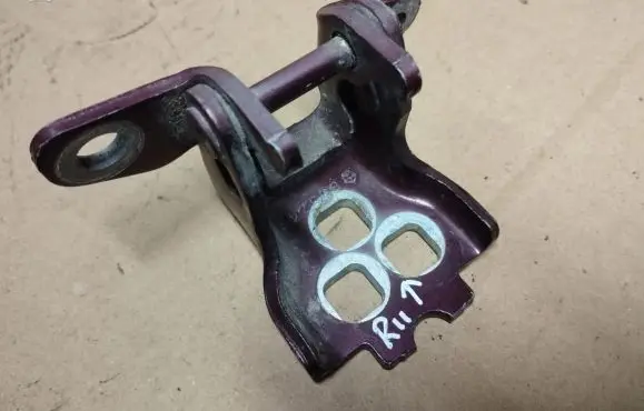 Chrysler Neon II Rear door upper hinge