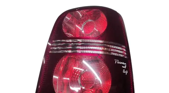 Volkswagen Touran I Rear/tail lights 1T0945096J 1T0945112G 072334