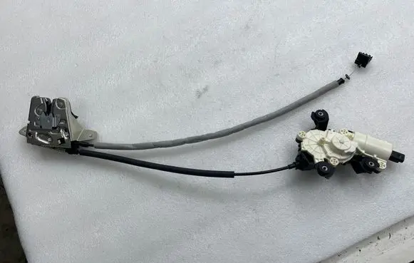 Tesla Model X Tailgate/trunk/boot lock/catch/latch 030923 A2127400335