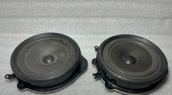 Audi A4 S4 B6 8E 8H Front door speaker 8E0035411