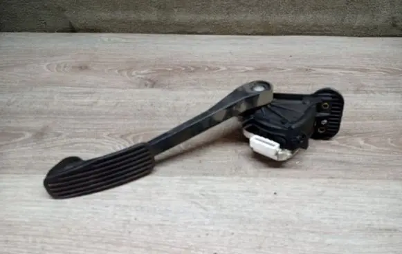 Volvo S60 Accelerator throttle pedal 6PV00853712 30683516