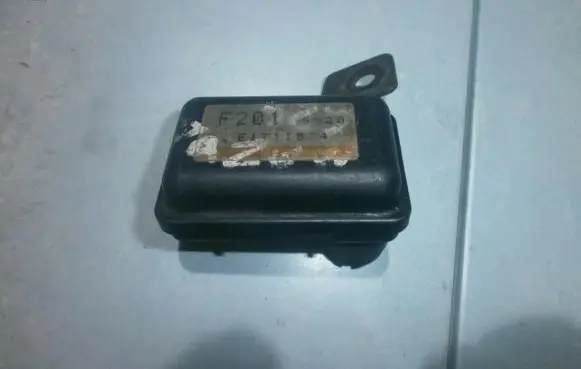 Mazda 626 Air pressure sensor E1T11574 f2019920