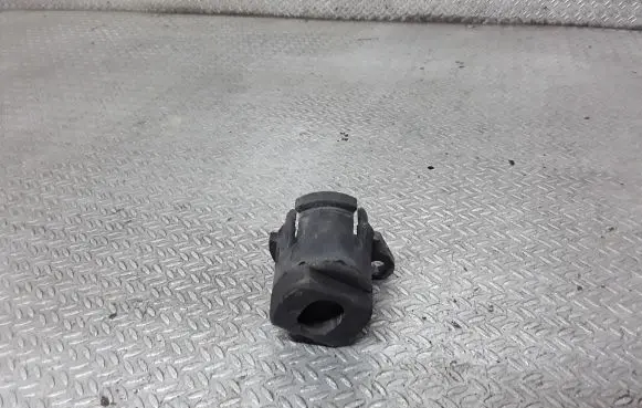 Volvo V50 Radiator mount bracket 30639749