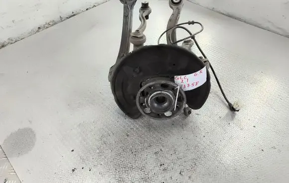 Rear wheel hub