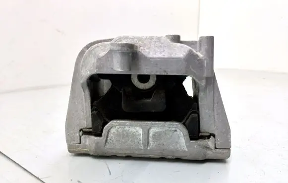 Volkswagen Jetta VI Engine mount bracket 1K0199262AM