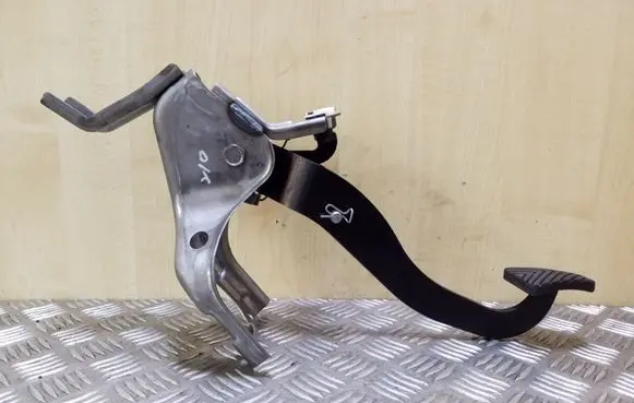 Hyundai i40 Brake pedal 328003X900