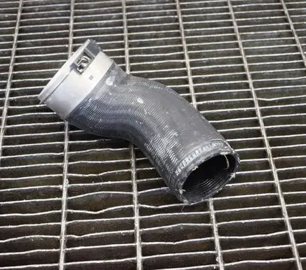 Volvo V40 Intercooler hose/pipe 31657738 41752736