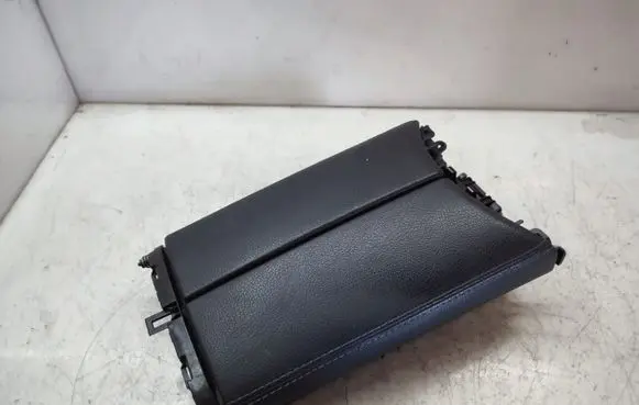 Mercedes-Benz C W205 Armrest 