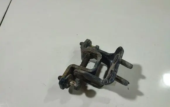 Mitsubishi Grandis Rear door lower hinge 