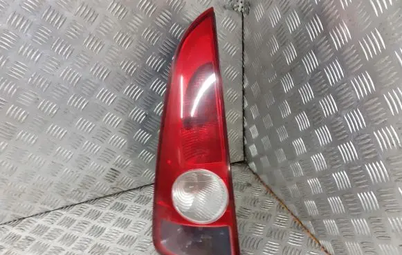 Renault Espace IV Rear/tail lights 8200027153