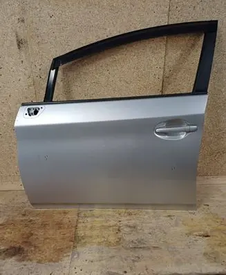 Toyota Prius (XW30) Front door 121212