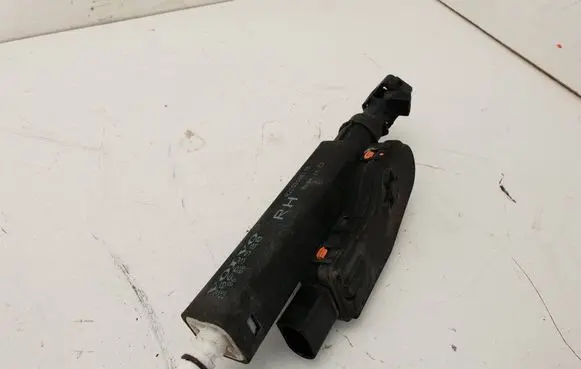 Volvo XC70 Headlight washer spray nozzle 30663580 A2C53108179