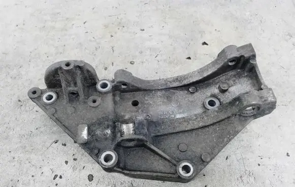Ford S-MAX Generator/alternator bracket 9682367380